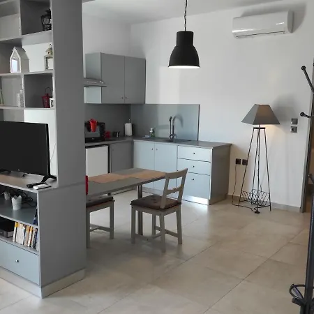 Milva Apartment *